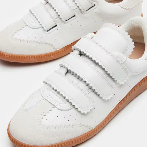 Steve Madden White Sneakers with Gum Sole - Triple Strap - Never worn - Picture 3 of 5